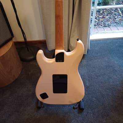 Squier Contemporary Stratocaster HH FR Roasted 2021 - Present - Shell Pink Pearl imagen 7