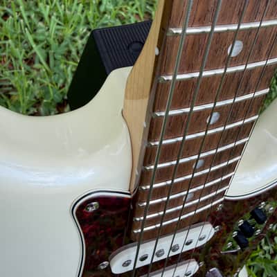 Squier Paranormal Cyclone - Pearl White image 7
