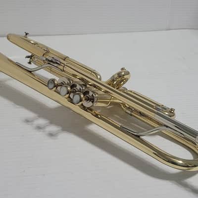 Martin IMPERIAL , TRUMPET W double Reverse LP tuning slide , 2 Mouthpieces and Hard case 1952 - Clear Lacquer image 7