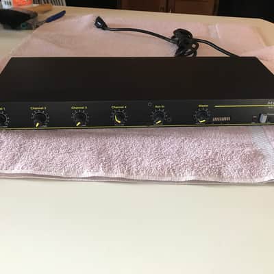 Akai MB76 MIDI Programmable Mix Bay | Reverb