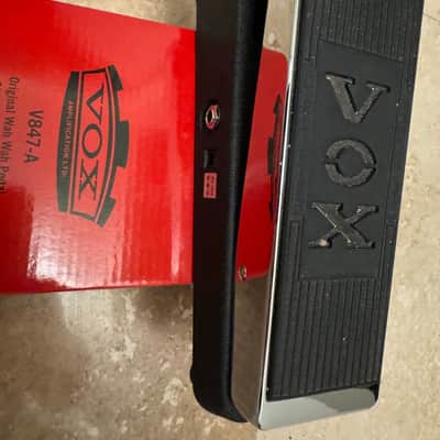 Vox V847A Wah-Wah Style 1960s Reissue Pedal Black / Chrome image 6