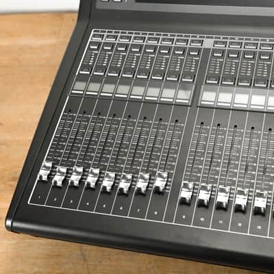 Yamaha QL1 16-Input / 8-Output Digital Mixing Console CG012RA image 8