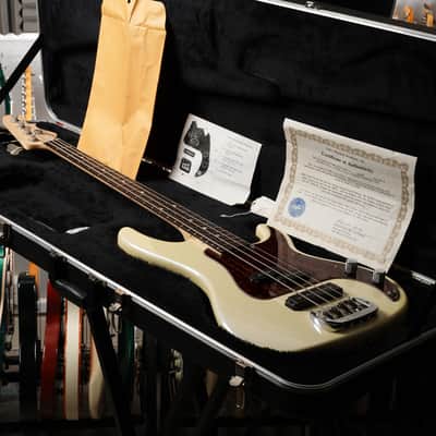G&L USA SB-2 - 1999 - White image 10
