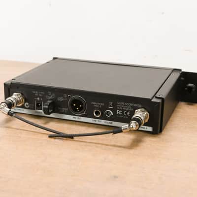 Shure SLX4 Wireless Receiver - L4 Band: 638-662 MHz (NO POWER SUPPLY) CG013EF image 5
