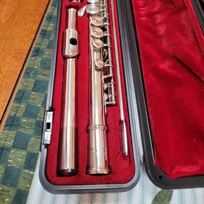 Yamaha YFL-211S-(closed hole)-Flute-2026 - Silver Plated- Pristine image 8