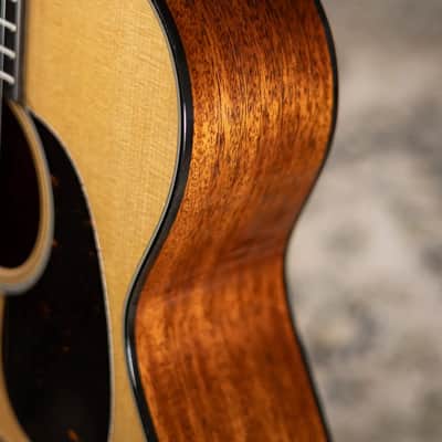 Martin 00-18 Standard Series Electric Guitar with Hardshell Case image 12