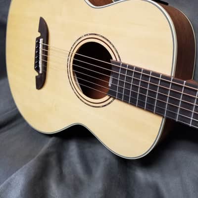 Alvarez LJ2E Artist Series Little Jumbo with Electronics Natural image 1