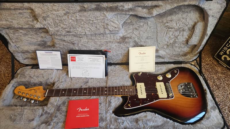 Fender American Professional II Jazzmaster with Rosewood Fretboard 3-Color Sunburst