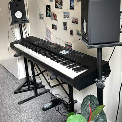 Roland Juno DS88 Synthesizer Keyboard