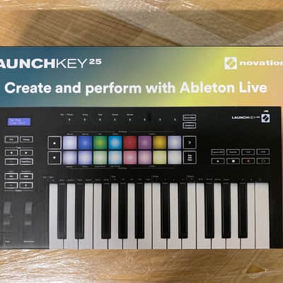 Novation Launchkey 25 MK3 MIDI Keyboard Controller 2020 - Present - Black image 2