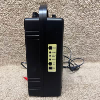 Hisonic HS-122B Wireless PA System w/ 3 Mics & Bag image 2