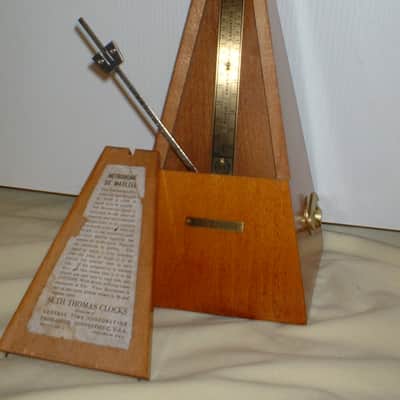 Fully Restored Vintage Seth Thomas Metronome No 7 Mid 1960s Honey Maple, Serviced, Solid Brass Trim image 6