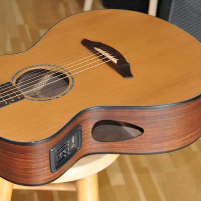 BREEDLOVE Solo C350 CRe Cedar Rosewood Electro / Acoustic-Electric Concert Cutaway / Made In Korea / from 2009/ C350/CRe / 09071697 image 6