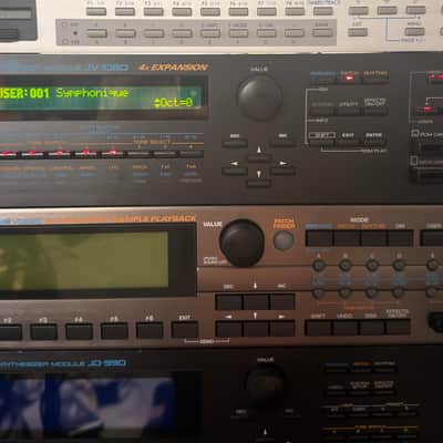 Roland JV-1080 64-Voice Synthesizer Module 1994 - 2001 - Black