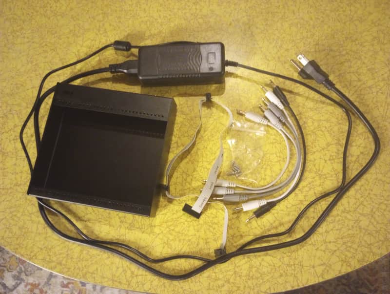 4ms Pod32 Powered Eurorack Case 32hp - Includes DC Brick, multi power ribbon, and patch cables image 1