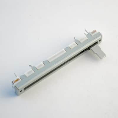Yamaha - S90 ES - Slide potentiometer - For Master Volume