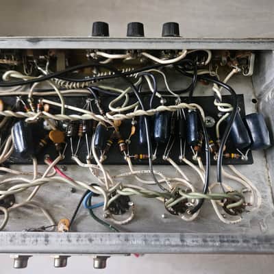 Fender Vibrolux Reverb 2-Channel 35-Watt 2x10" Guitar Combo 1970 - 1980 - Silverface image 11