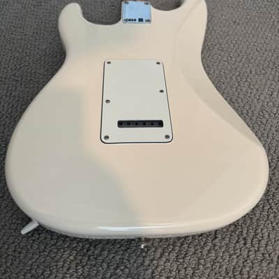 Fender Player Stratocaster with Maple Fretboard 2018 - 2024 - Polar White Bild 4