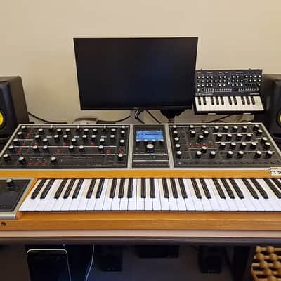 Moog One 8-Voice 61-Key Polyphonic Analog Synthesizer 2018 - Present - Black/Ash image 4