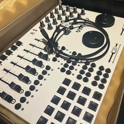 CODA NOVA VMX W 1999 MIDI controller VJ- white image 2