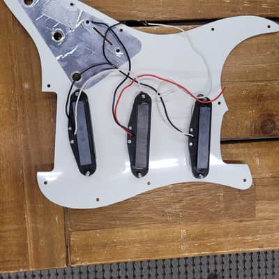 Unknown  SSS Loaded Pickguard  3 Ply White image 2