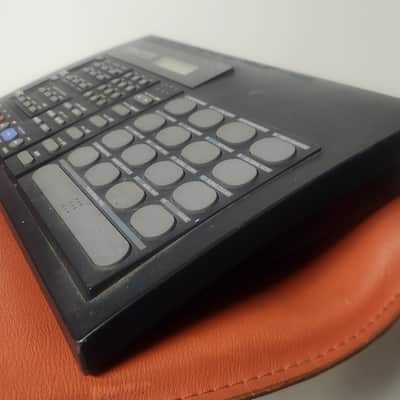 Roland R-70 Human Rhythm Composer Midi Digital Drum Machine R70 w/ Adapter image 2
