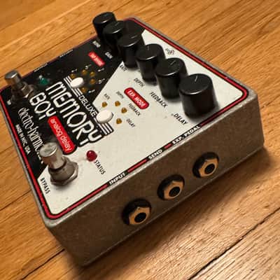 Electro-Harmonix Deluxe Memory Boy Tap Tempo Analog Delay 2010 - Present - Black / White / Red image 3