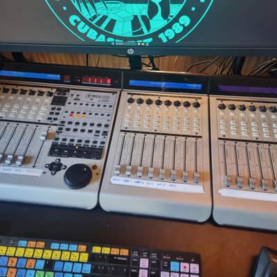 Mackie MCU Pro Universal DAW Control Surface with extenders (24 Ch.) image 2