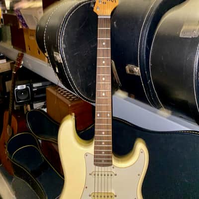 1999 Squier Affinity Series Stratocaster with Rosewood Fretboard image 2