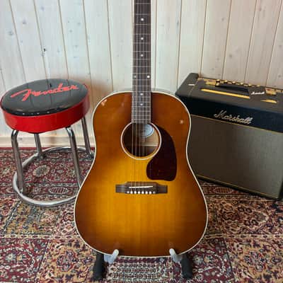 Gibson J-45 Standard 2025 - Honey Burst image 1