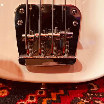 Fender Mustang Bass MIJ 2008-2010 - White image 3