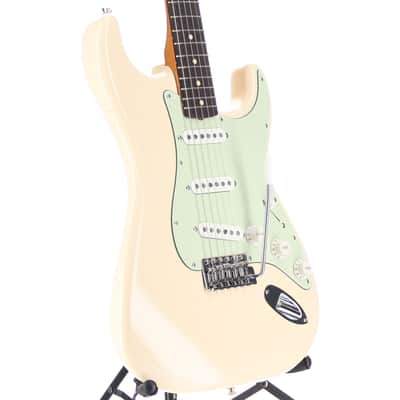 Fender Certified Pre-Owned Vintera II '60s Stratocaster, Rosewood Fingerboard RW, Olympic White (Q10) (90432) image 3