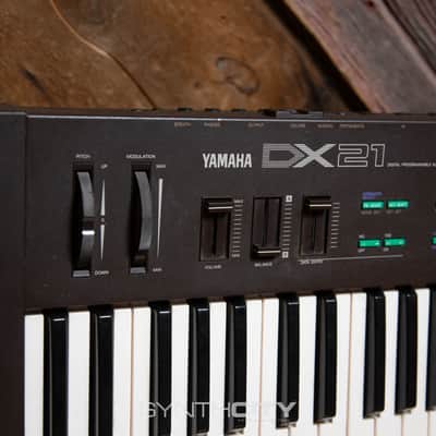Yamaha DX21 Programmable Algorithm Synthesizer 1985 - Black image 2