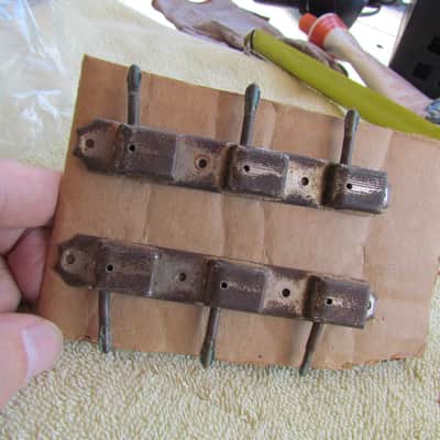 Kluson No Line 3 Per Side Strip Tuners Rusty Crusty Bent Shaft Needs Buttons Vintage Kluson Tuning Machines Need Buttons Fits J-45 Les Paul Jr & More Needs Buttons Genuine Vintage Part Beat To Crap!! image 1
