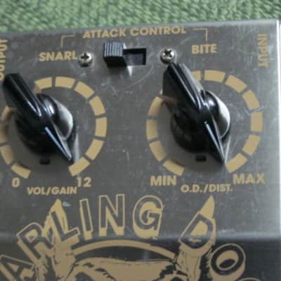 used 1990's (maybe early 2000s) Snarling Dogs Tweed E. Dog Model # SDP-1 Overdrive / Distortion, "6L6 vacuum tube overdrive EMULATOR" (NO tube is part of the pedal's circuitry) + battery & strings (NO box / NO paperwork) image 4