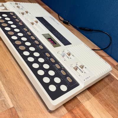 Suiko ST-50 Koto Synthesizer - White / Black image 4