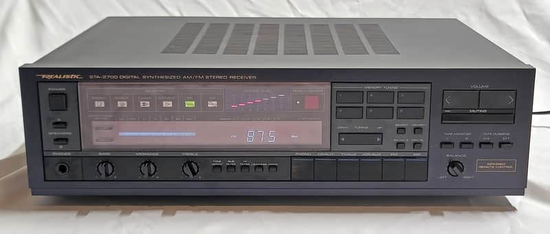 Realistic STA-2700 Digital Synthesized AM/FM Stereo Receiver (TESTED & WORKING) image 1