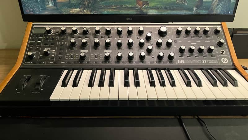 Moog Subsequent 37 Analog Synth imagen 1