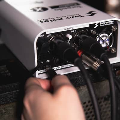 Two notes / Captor X + / Compact Reactive Load Box (16Ω), Attenuator, DynIR Cab Sim, IR Loader & Stereo Expander / A-Stock image 22