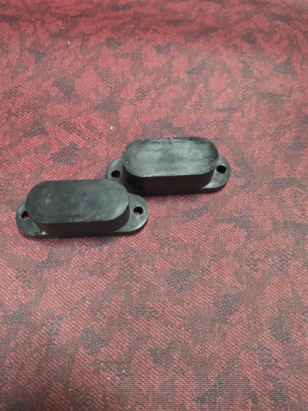 Fender Mustang Bass Pickup Covers 1975 - Black image 1