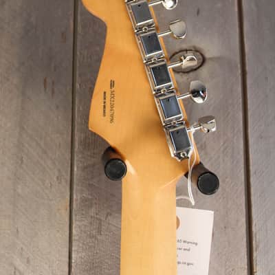 Fender Vintera '60s Stratocaster Modified with Pau Ferro Fretboard 2019 - Present - Olympic White image 6