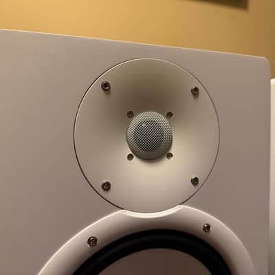 Yamaha HS8 8" Powered Studio Monitor (Pair) Excellent Condition - White image 11