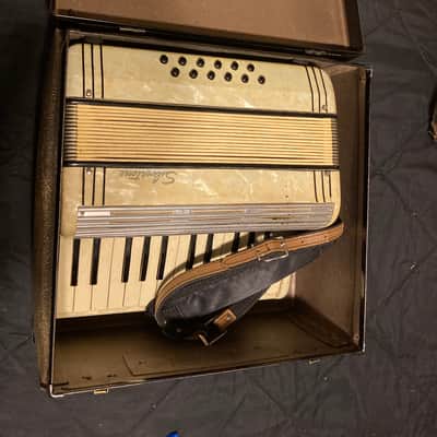 Silvertone Accordion Vintage White Pearl image 2