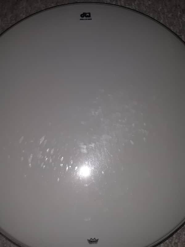 Remo DW Series  18 Inch 2 Ply A  Smooth white image 1