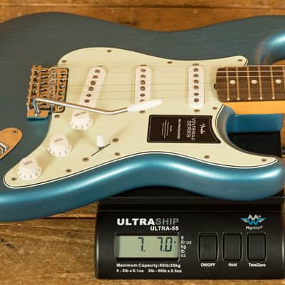 Fender Limited Edition Vintera II Road Worn '60s Stratocaster - Rosewood - Lake Placid Blue image 8