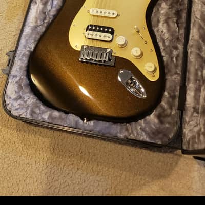 Fender American Ultra Stratocaster HSS with Maple Fretboard 2019 - Present - Texas Tea