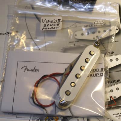 Fender V-MOD II Professional Stratocaster White BRIDGE Pickup image 7