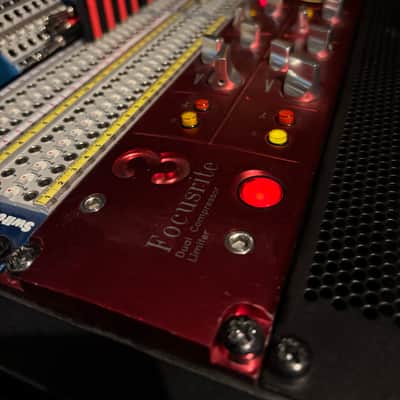 Focusrite Red 3 Dual Compressor / Limiter 2000s - Red image 2