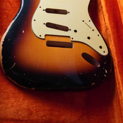 Freakaster Stratocaster Relic Body 3 Tone Sunburst image 1