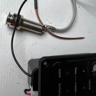 Fishman Presys preamp and pickup system image 3